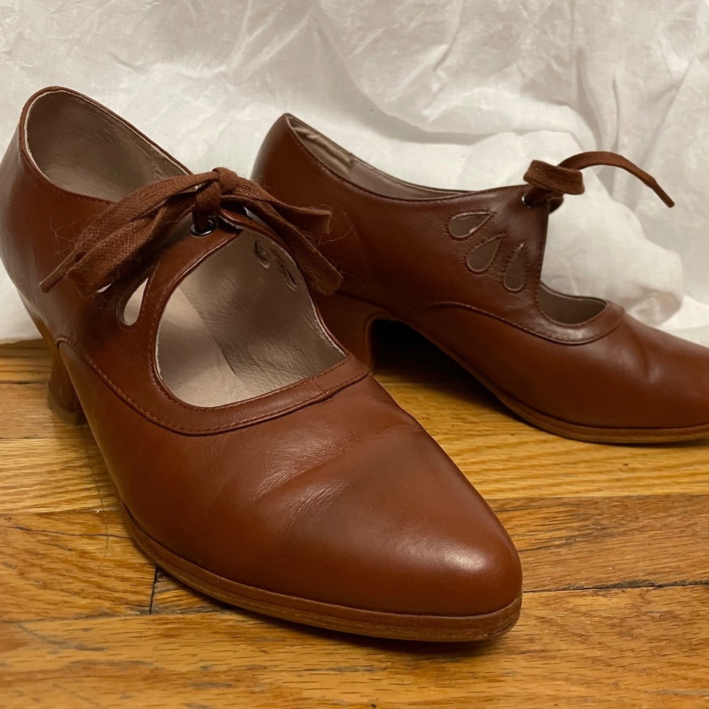 American Duchess Gibson Women's Edwardian Leather Shoes (Tan)
